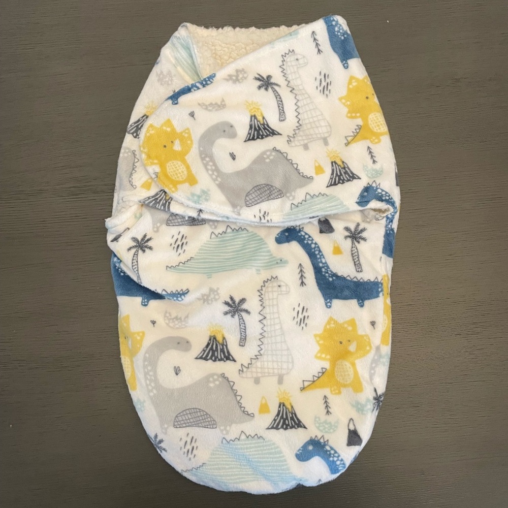 Modern Baby Newborn 0-3 Months Swaddle Wrap Dinosaur Pattern